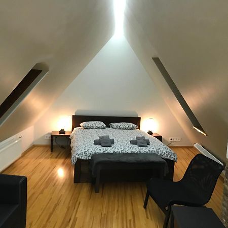 Apartament Doma Square Penthouse, In The Heart Of Old Town Ryga Zewnętrze zdjęcie
